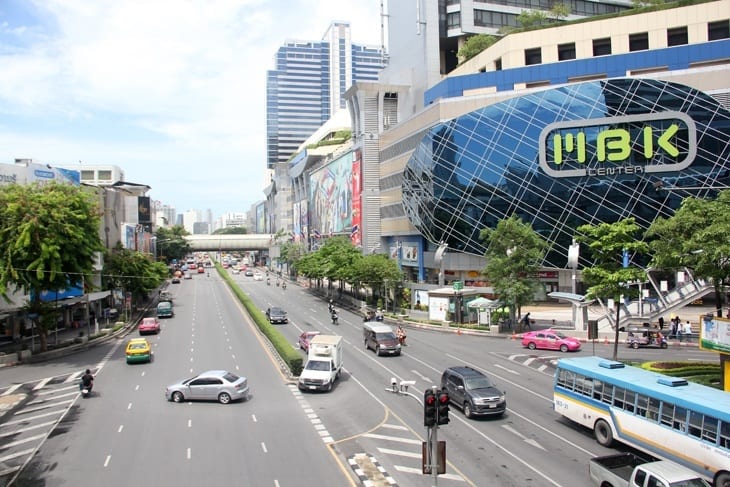 traffic movig through Siam Square