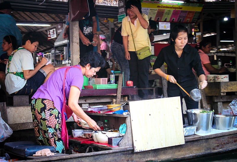 Guide To The Khlong Lat Mayom Floating Market in Bangkok