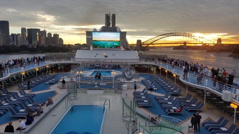 21 reasons to go on a cruise around the world