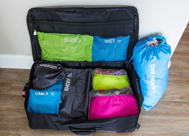 How to pack a suitcase neatly and organised (3)