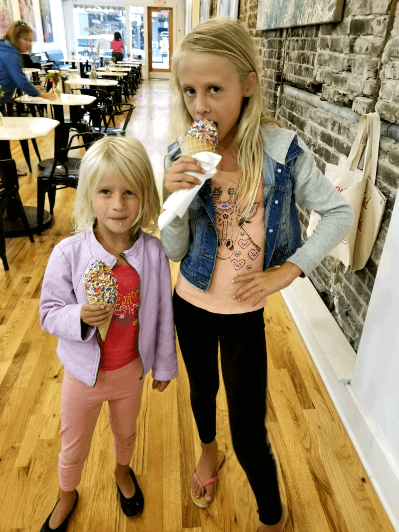 girls eating ice cream 