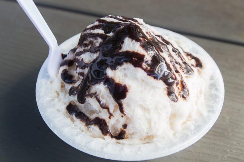 Shave ice iwith chocolate syrups 