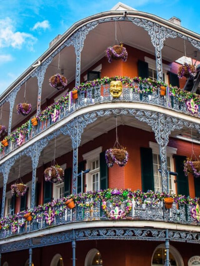 balconies of French Quarter New ORlenas with mardi gras decorations