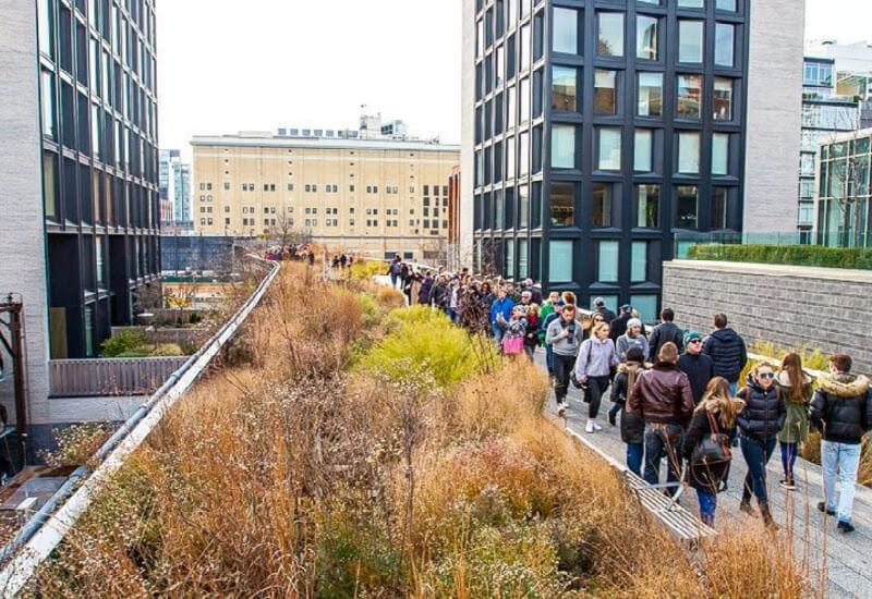 walking the high line nyc