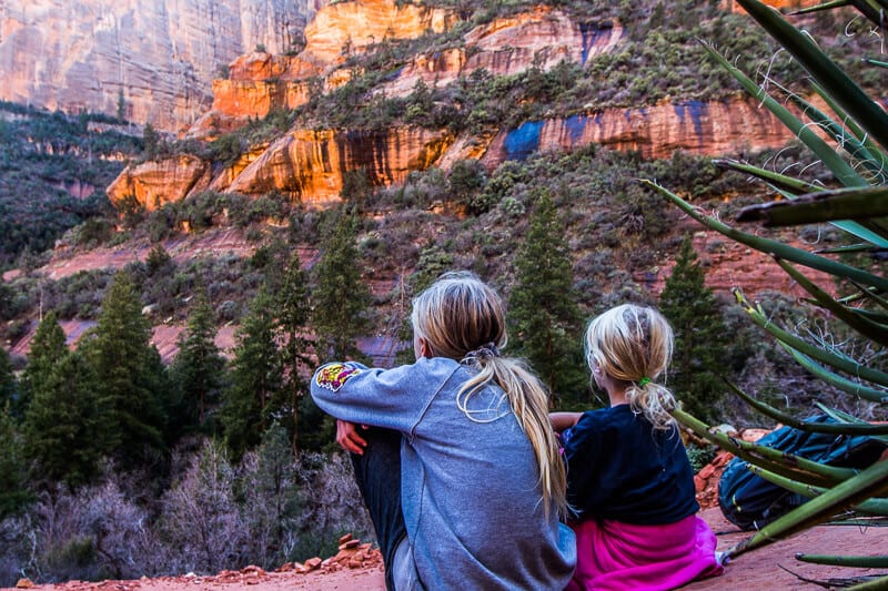 girls looking at a canyon