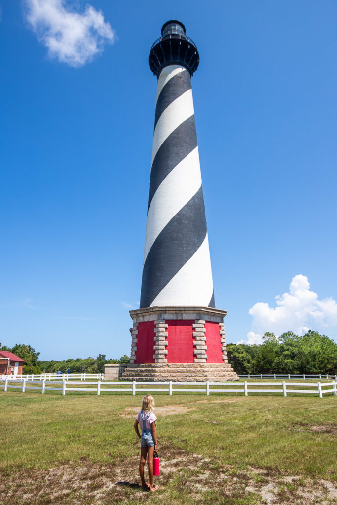 black and white striped cape hatteras lighthouse