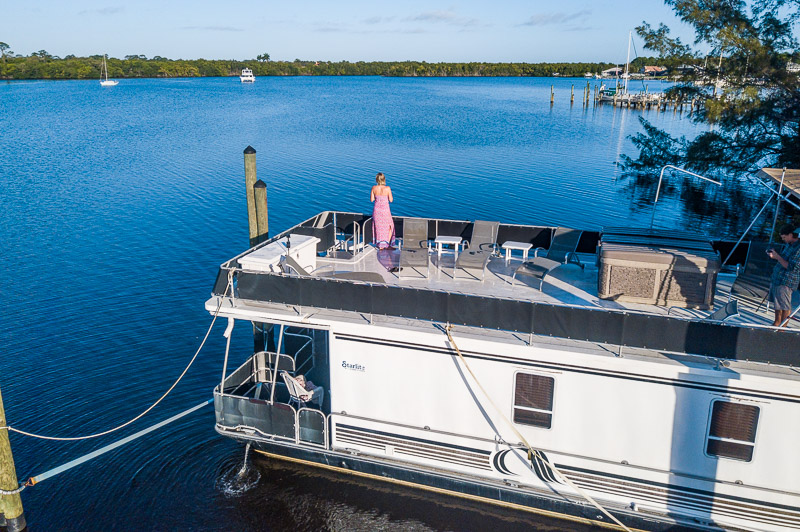 Houseboat rental in Florida we found on VRBO.