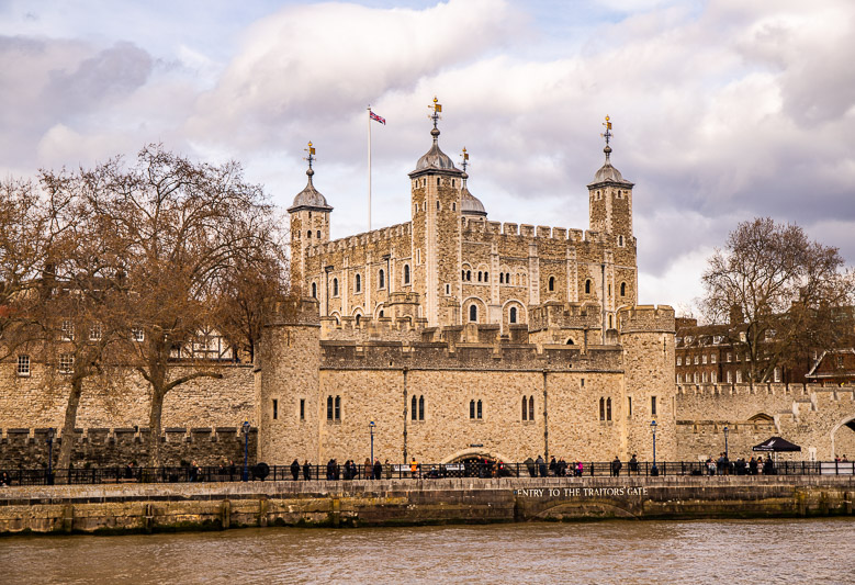 full view of the the tower of london on the river thames