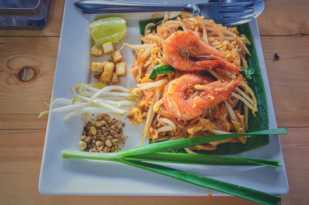 pad thai with shrimp