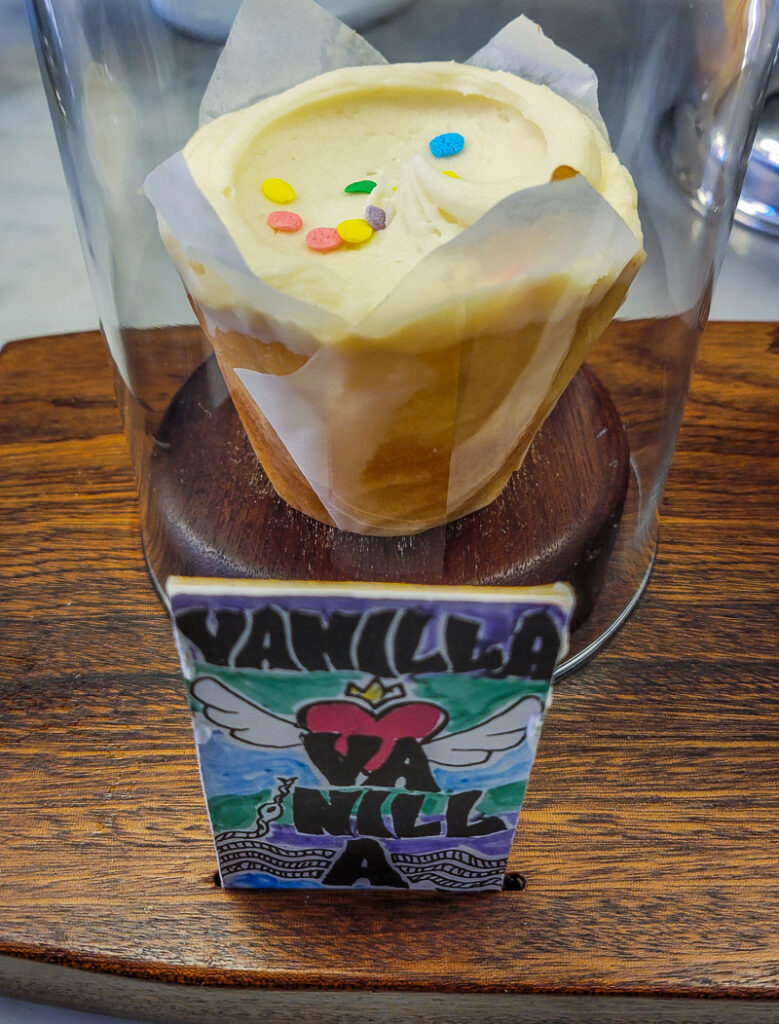 Vanilla cupcake