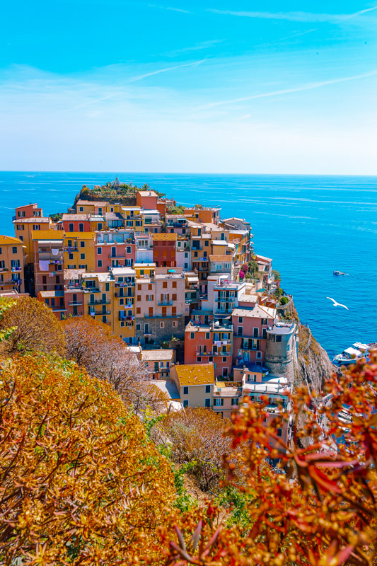 Stunning view of the beautiful and cozy village of Manarola in the Cinque Terre Reserve