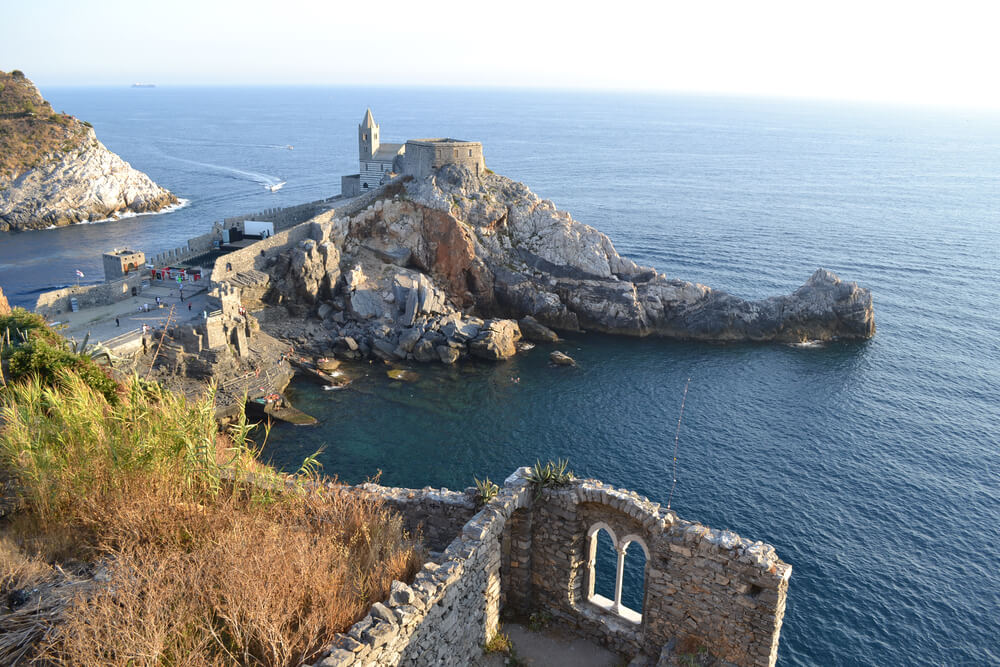 19th-century fort which stands proudly on the edge of a rocky peninsula.