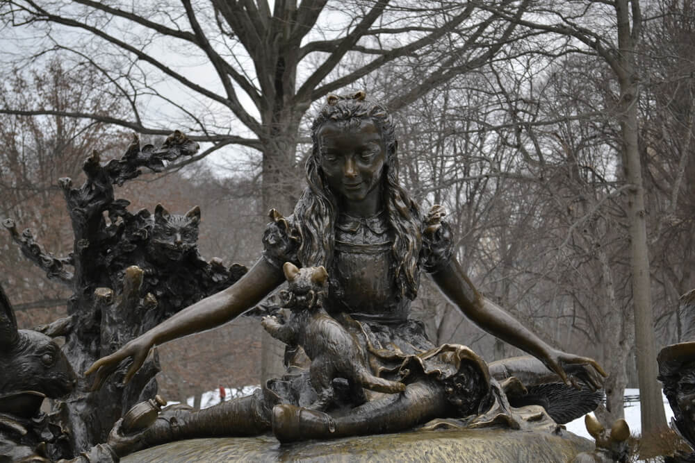 alice in wonderland statue in central park