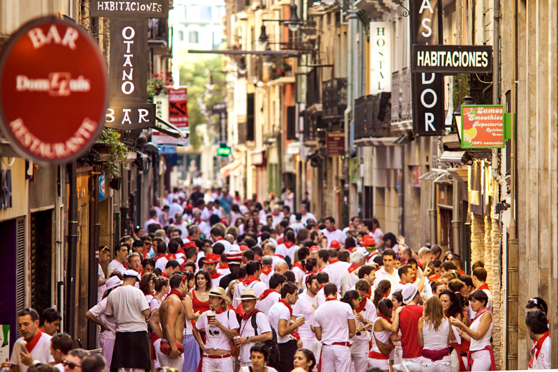  People connected  thoroughfare   during San Fermin festival successful  Pamplona, 