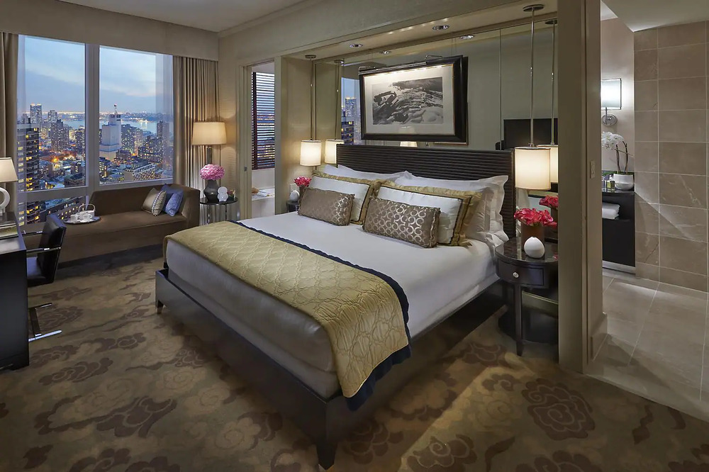 Mandarin Oriental Hotel suite with views 