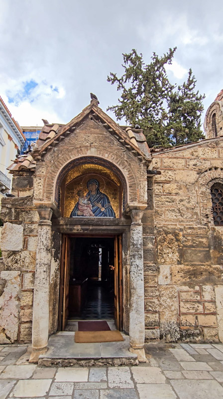 entrance to Church of Panaghia Kapnikarea