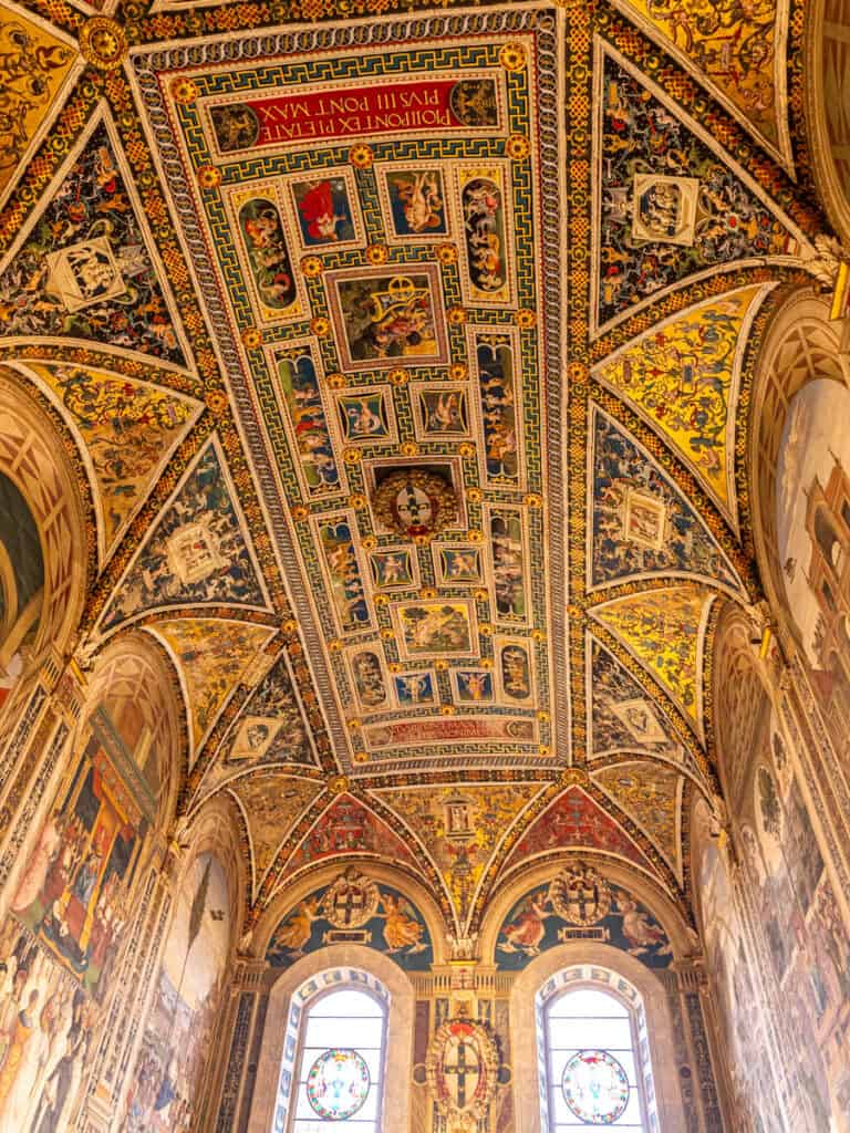 fescoes on walls and ceiling of the Piccolomini Library, 