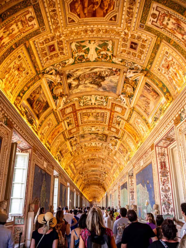 elbarotate gold roof in vatican museum