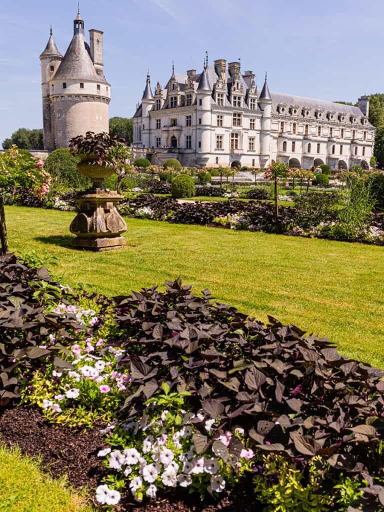 Château de Chenonceau with gardens in front