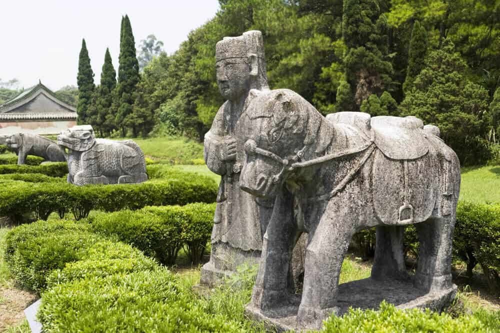 scultpure of man and horse at ming tombs